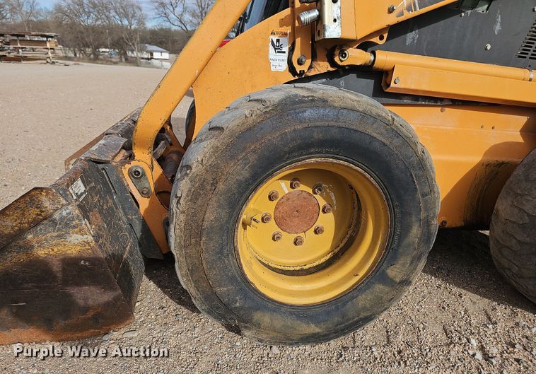 image for item DW3245 2011 Case 450 Series 3 skid steer loader