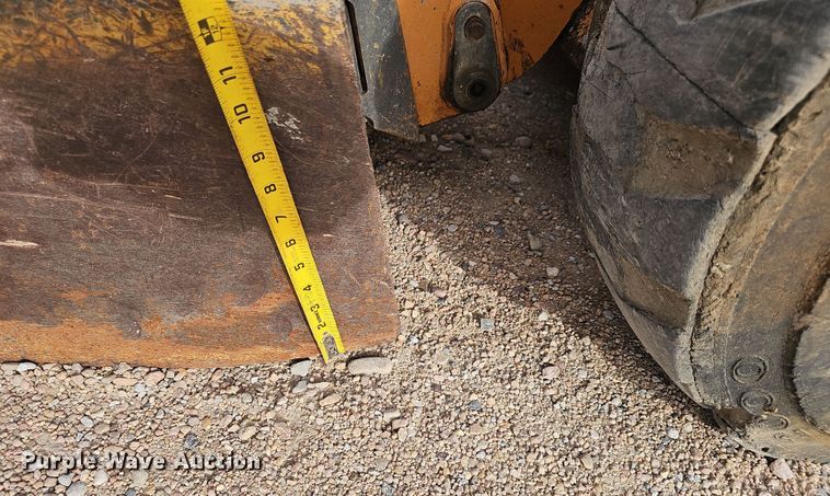 image for item DW3245 2011 Case 450 Series 3 skid steer loader