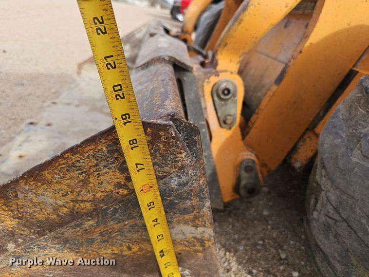 image for item DW3245 2011 Case 450 Series 3 skid steer loader