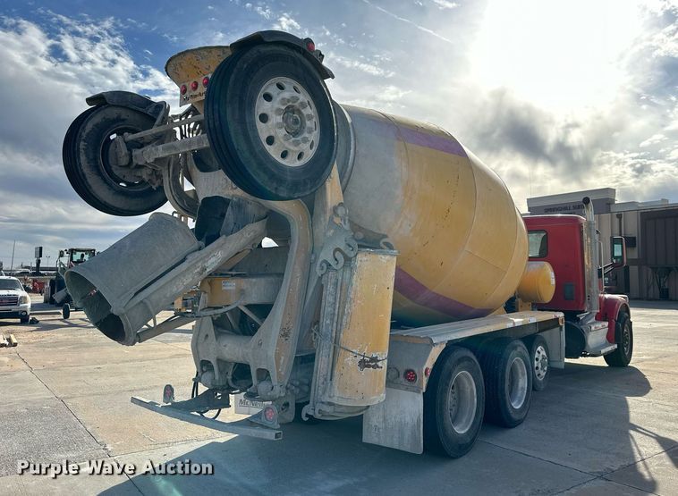image for item DW5062 2019 Peterbilt 567 ready mix truck