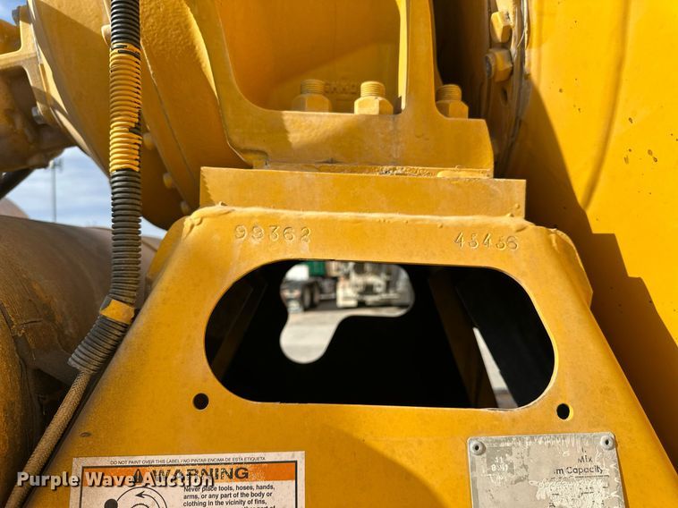 image for item DW5062 2019 Peterbilt 567 ready mix truck