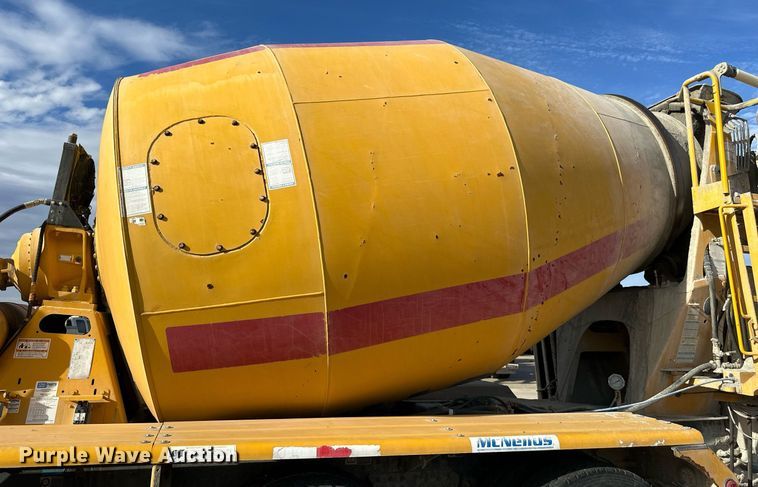 image for item DW5062 2019 Peterbilt 567 ready mix truck