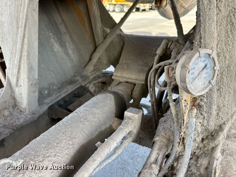 image for item DW5062 2019 Peterbilt 567 ready mix truck