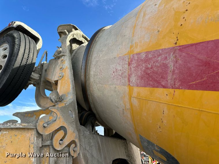 image for item DW5062 2019 Peterbilt 567 ready mix truck