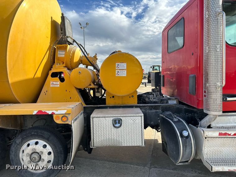 image for item DW5062 2019 Peterbilt 567 ready mix truck