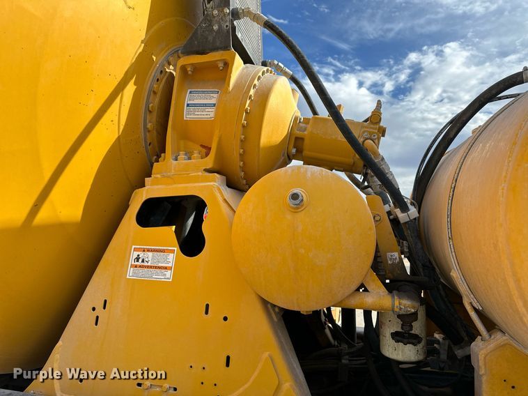 image for item DW5062 2019 Peterbilt 567 ready mix truck