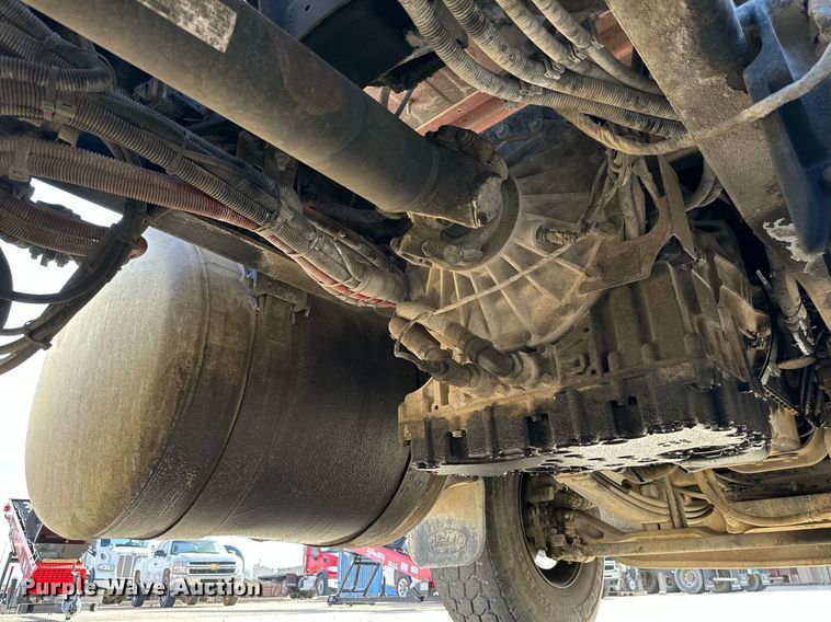 image for item DW5062 2019 Peterbilt 567 ready mix truck