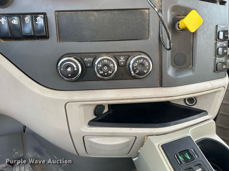 image for item DW5062 2019 Peterbilt 567 ready mix truck