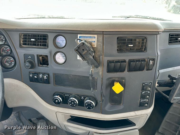 image for item DW5062 2019 Peterbilt 567 ready mix truck