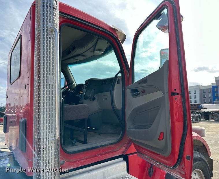 image for item DW5062 2019 Peterbilt 567 ready mix truck
