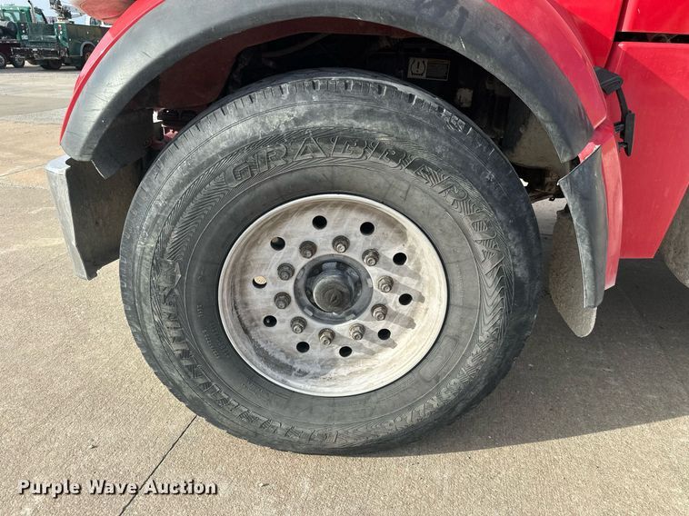 image for item DW5062 2019 Peterbilt 567 ready mix truck