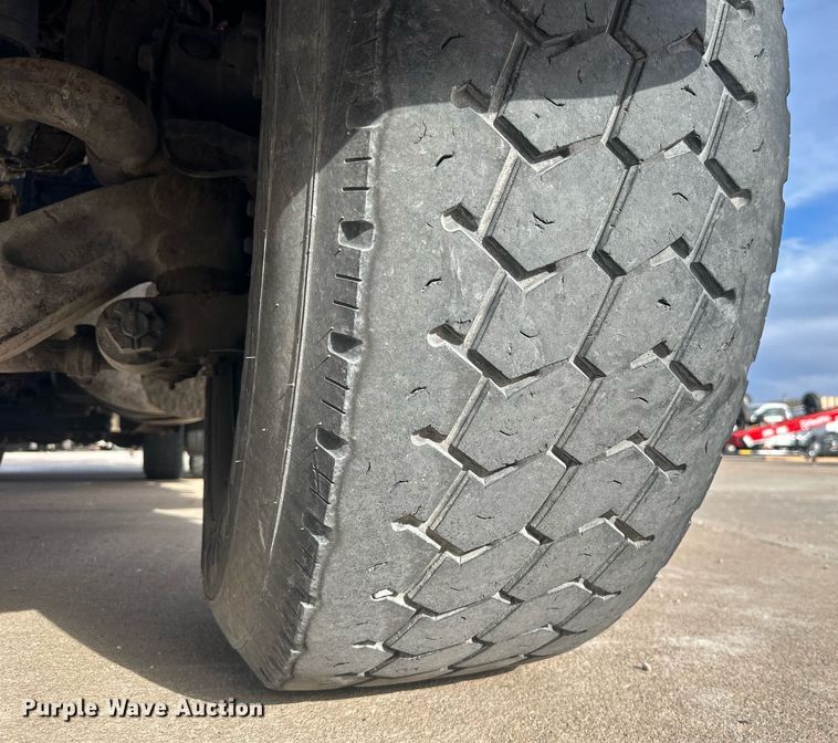 image for item DW5062 2019 Peterbilt 567 ready mix truck