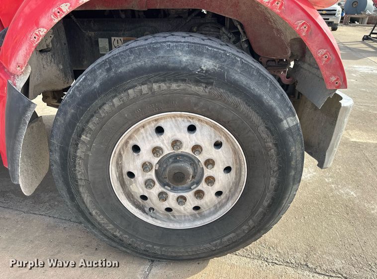 image for item DW5062 2019 Peterbilt 567 ready mix truck