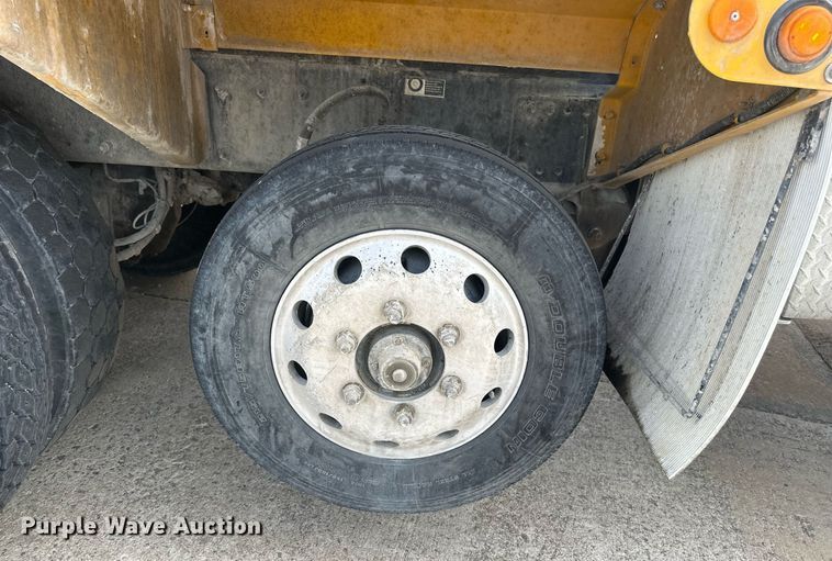 image for item DW5062 2019 Peterbilt 567 ready mix truck