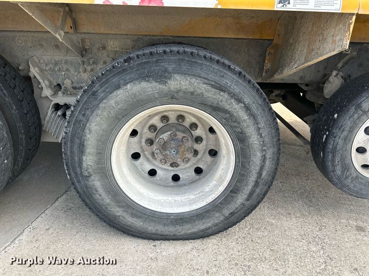 image for item DW5062 2019 Peterbilt 567 ready mix truck