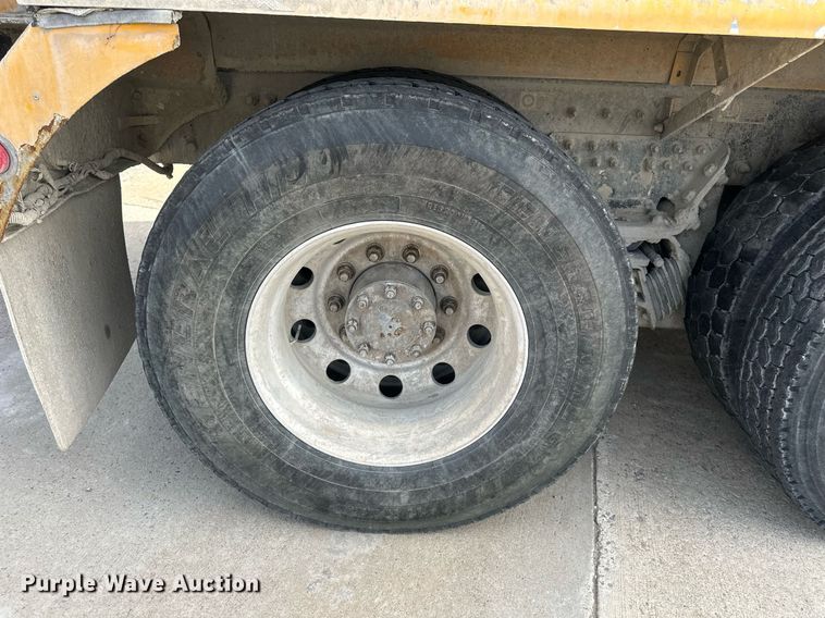 image for item DW5062 2019 Peterbilt 567 ready mix truck