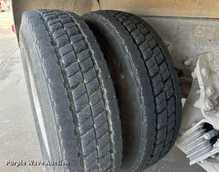 image for item DW5062 2019 Peterbilt 567 ready mix truck