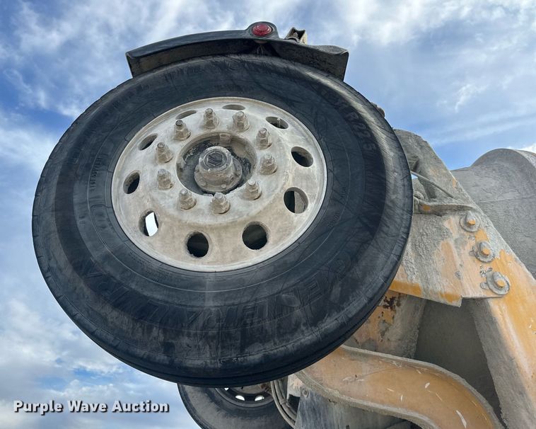 image for item DW5062 2019 Peterbilt 567 ready mix truck