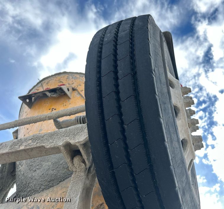 image for item DW5062 2019 Peterbilt 567 ready mix truck