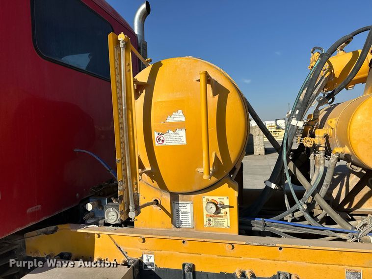 image for item DW5063 2016 Peterbilt 365 ready mix truck