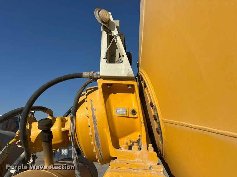 image for item DW5063 2016 Peterbilt 365 ready mix truck