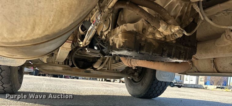 image for item DW5063 2016 Peterbilt 365 ready mix truck