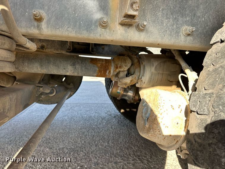 image for item DW5063 2016 Peterbilt 365 ready mix truck