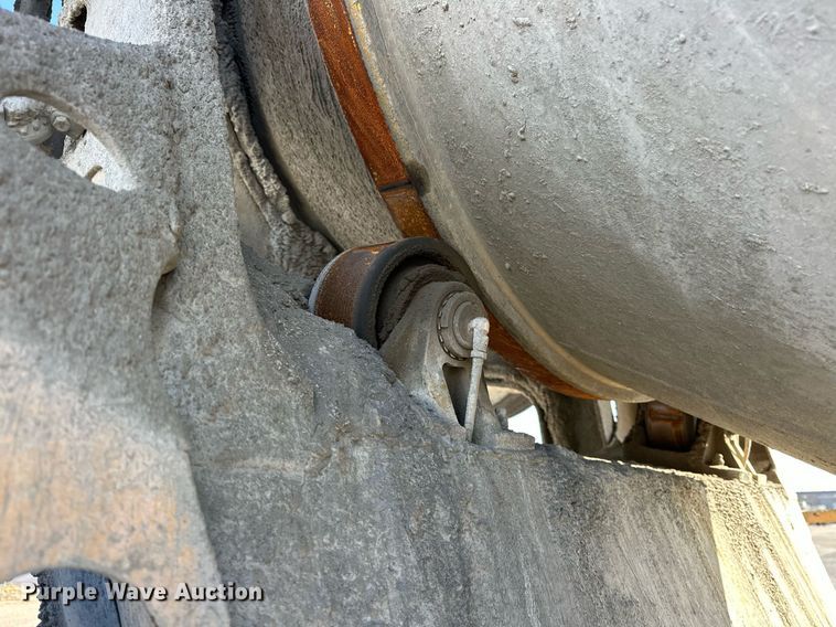 image for item DW5063 2016 Peterbilt 365 ready mix truck