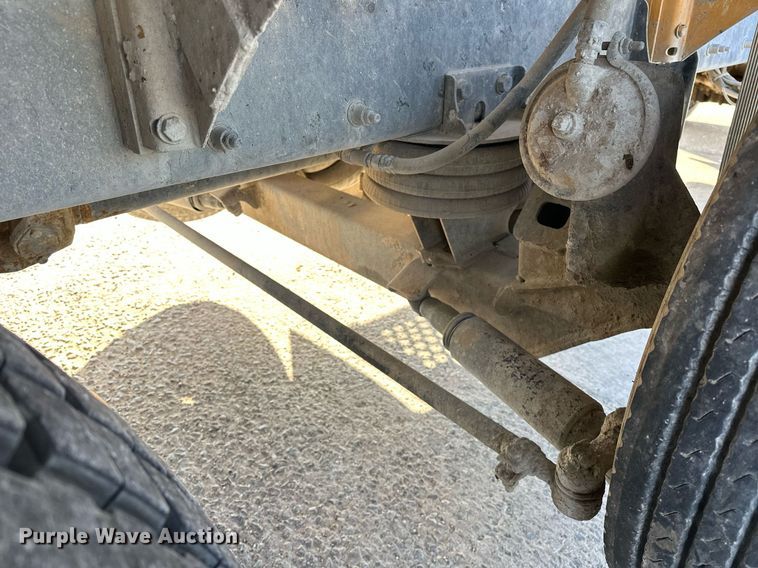 image for item DW5063 2016 Peterbilt 365 ready mix truck