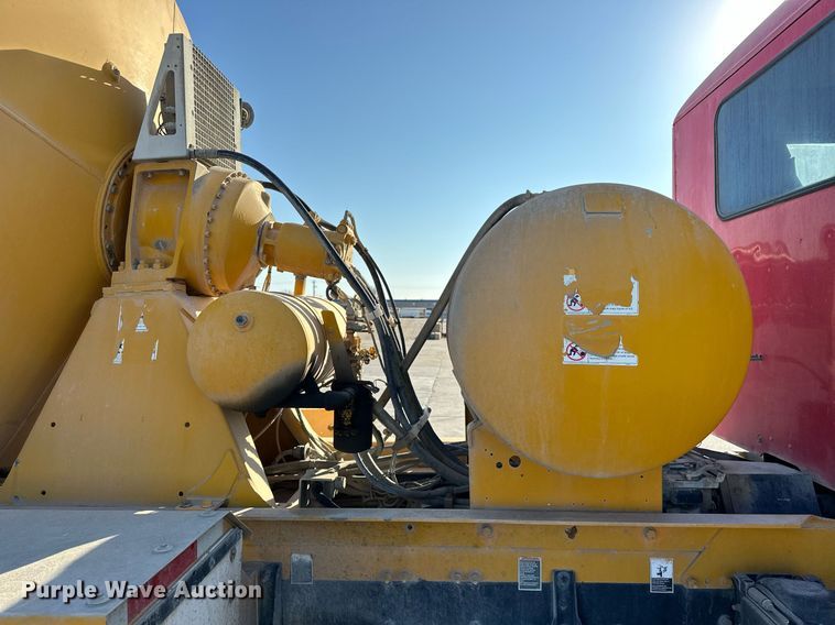 image for item DW5063 2016 Peterbilt 365 ready mix truck