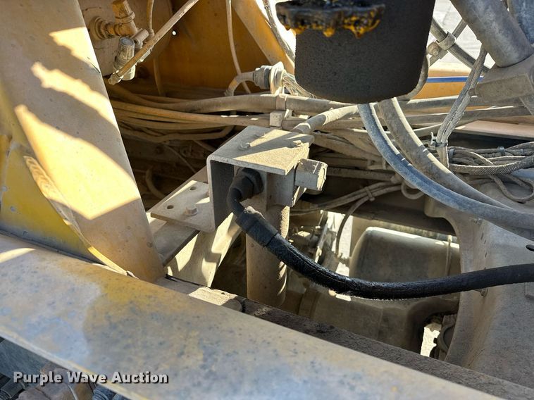 image for item DW5063 2016 Peterbilt 365 ready mix truck