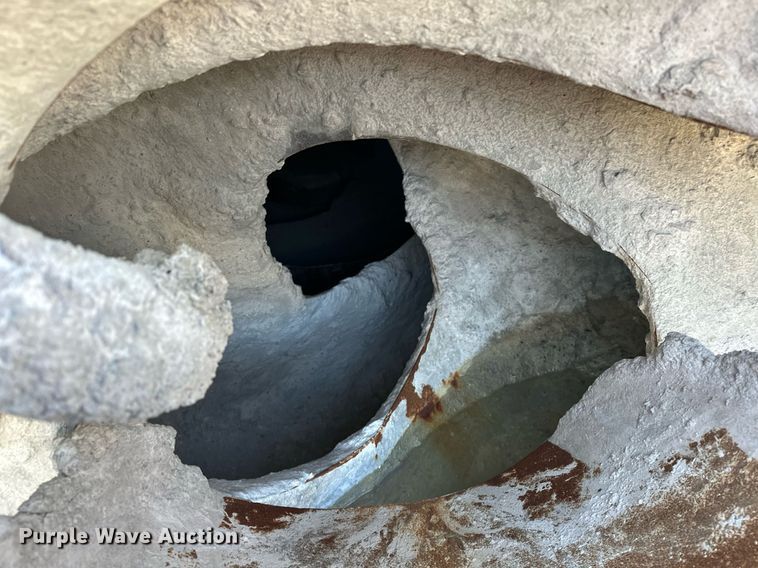 image for item DW5063 2016 Peterbilt 365 ready mix truck