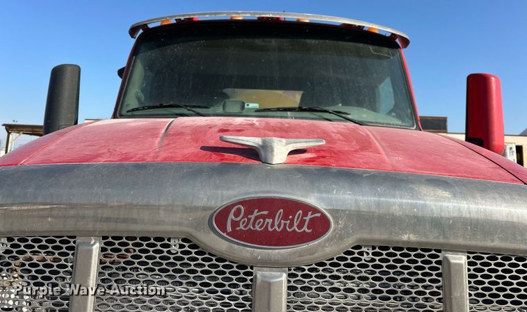 image for item DW5063 2016 Peterbilt 365 ready mix truck