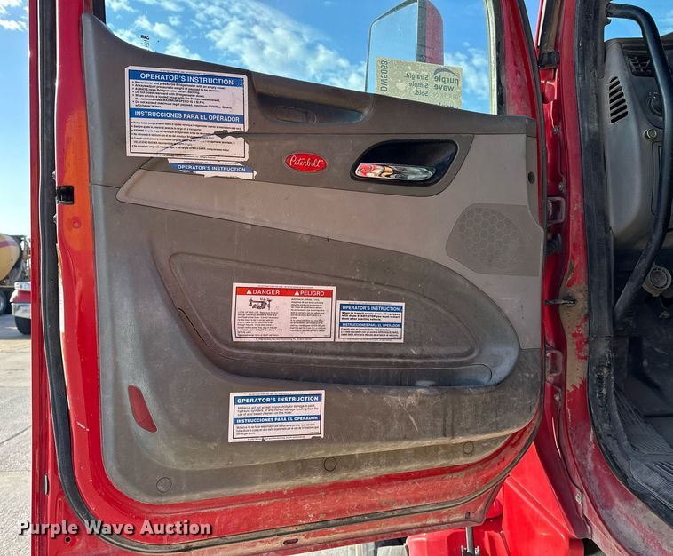 image for item DW5063 2016 Peterbilt 365 ready mix truck