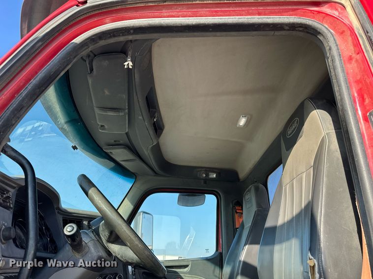 image for item DW5063 2016 Peterbilt 365 ready mix truck