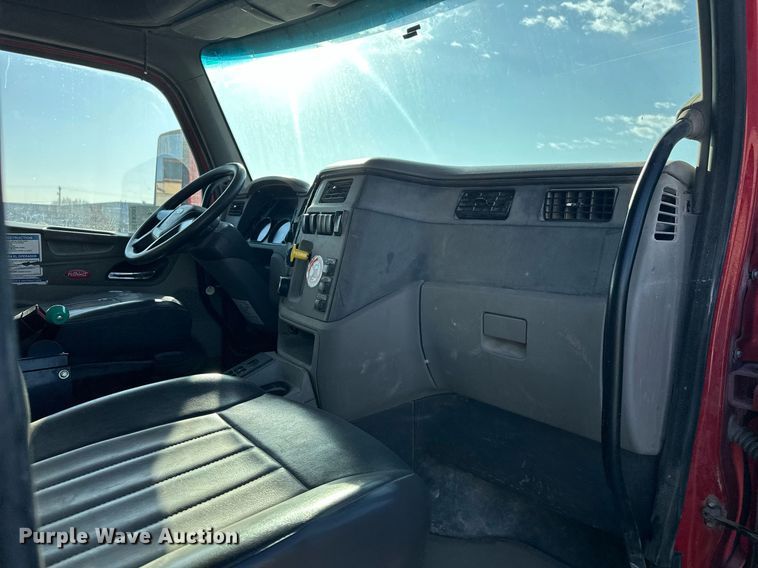 image for item DW5063 2016 Peterbilt 365 ready mix truck