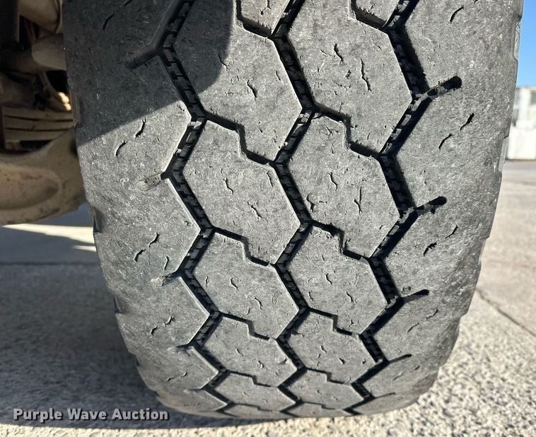 image for item DW5063 2016 Peterbilt 365 ready mix truck