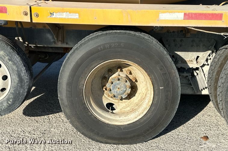 image for item DW5063 2016 Peterbilt 365 ready mix truck