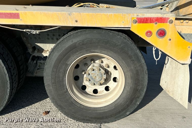 image for item DW5063 2016 Peterbilt 365 ready mix truck