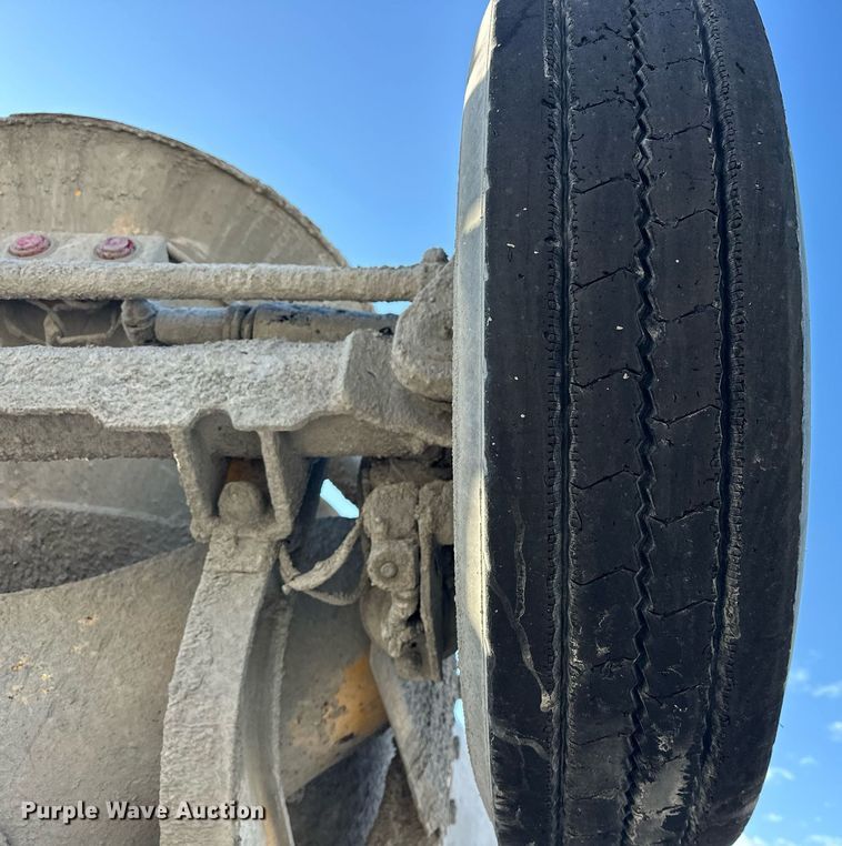 image for item DW5063 2016 Peterbilt 365 ready mix truck