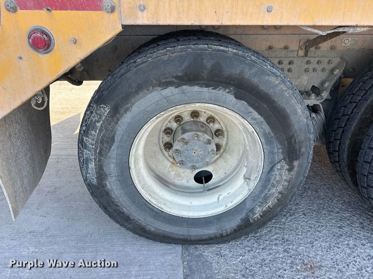 image for item DW5063 2016 Peterbilt 365 ready mix truck