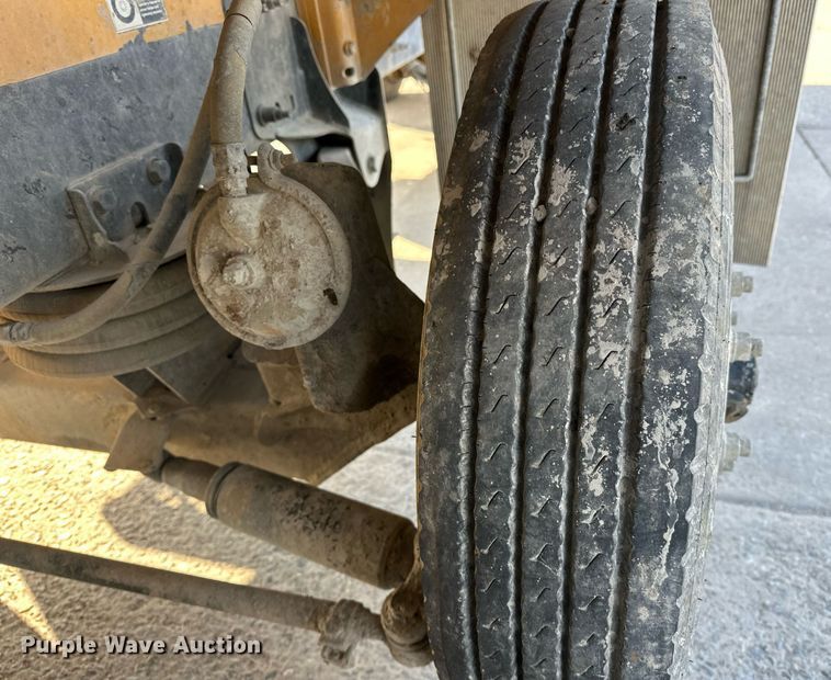 image for item DW5063 2016 Peterbilt 365 ready mix truck