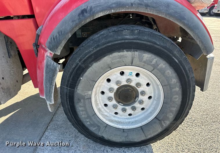 image for item DW5063 2016 Peterbilt 365 ready mix truck