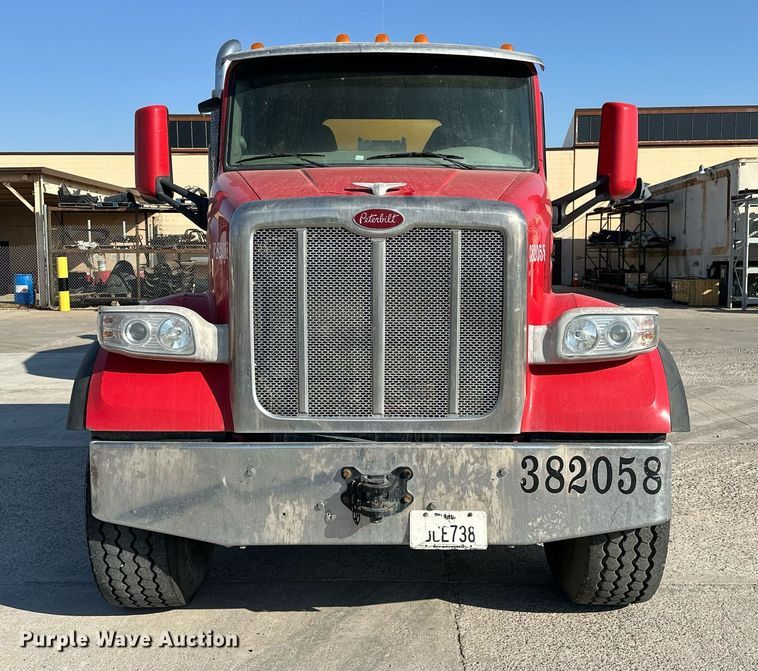 image for item DW5064 2019 Peterbilt 365 ready mix truck