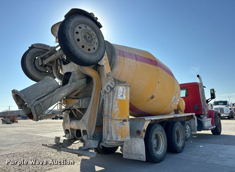 image for item DW5064 2019 Peterbilt 365 ready mix truck