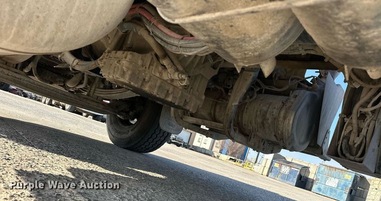 image for item DW5064 2019 Peterbilt 365 ready mix truck