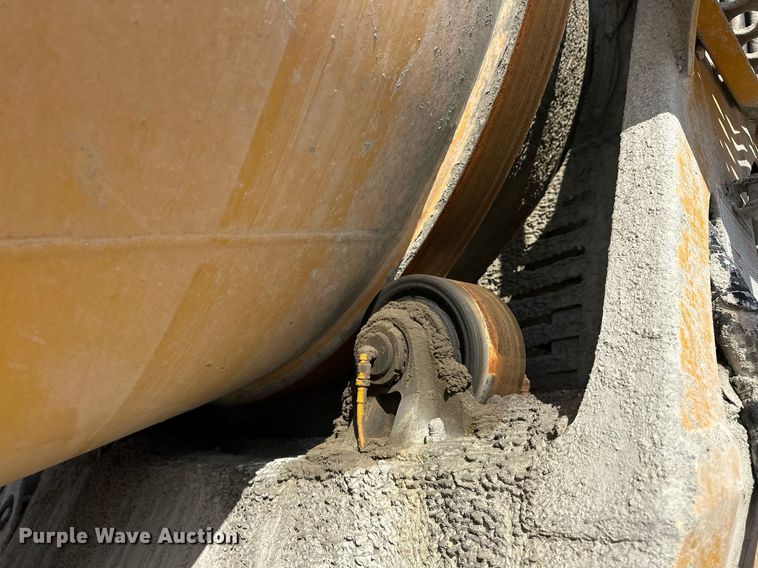 image for item DW5064 2019 Peterbilt 365 ready mix truck