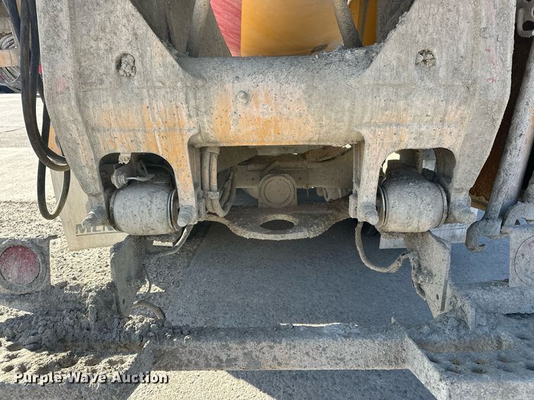 image for item DW5064 2019 Peterbilt 365 ready mix truck