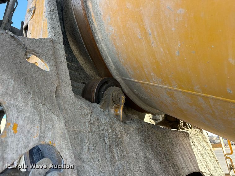 image for item DW5064 2019 Peterbilt 365 ready mix truck