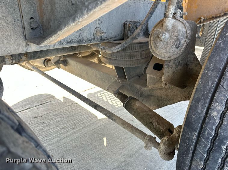 image for item DW5064 2019 Peterbilt 365 ready mix truck